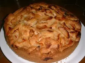 Gâteau au pommes et beurre salé