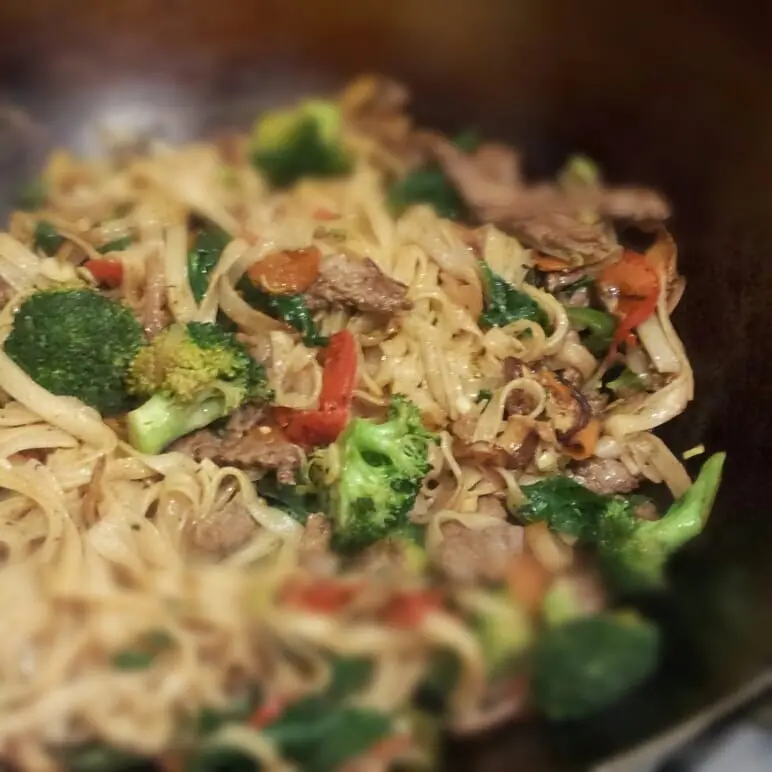 Wok de boeuf satay